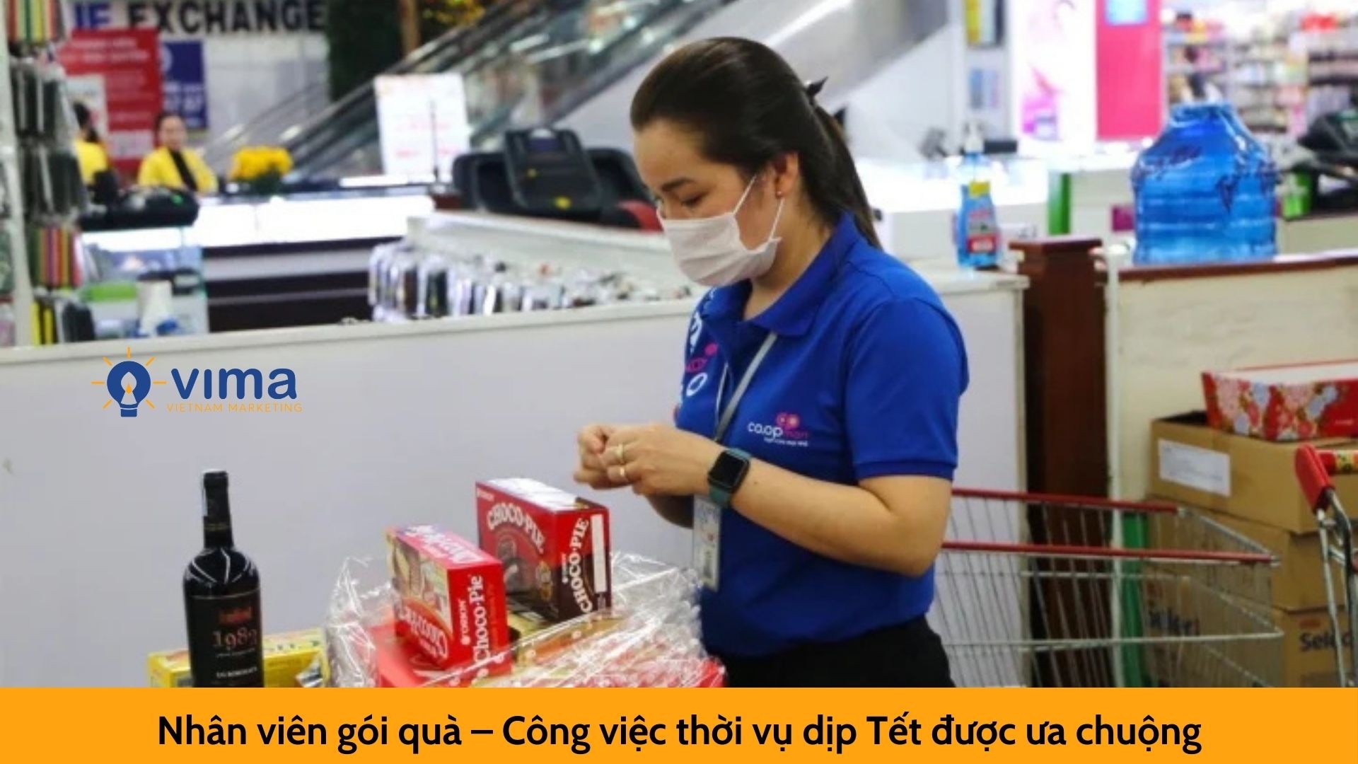 Nhân viên gói quà – Công việc thời vụ dịp Tết được ưa chuộng